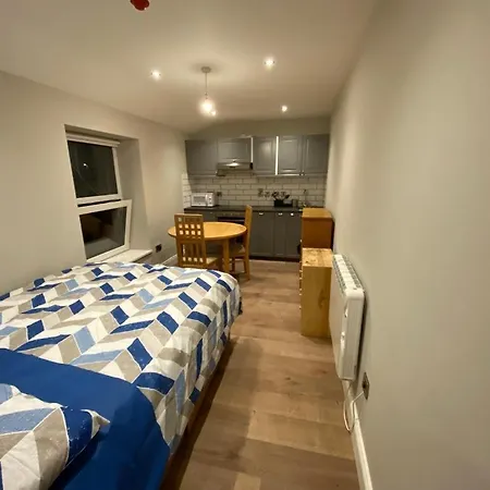 Apartment New Studio 15 Min From City Centre